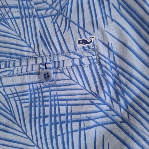 Vineyard Vines Geometric Blue Shorts NWOT Size 12 - Picture 8 of 9